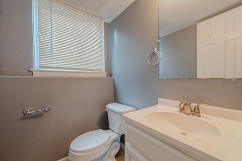 Tiny photo for 2706 Maywood Road, Columbus, OH 43232 (MLS # 225045129)