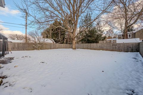 Tiny photo for 2706 Maywood Road, Columbus, OH 43232 (MLS # 225045129)