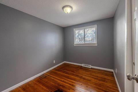 Tiny photo for 2706 Maywood Road, Columbus, OH 43232 (MLS # 225045129)
