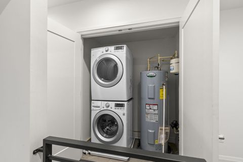 Tiny photo for 239 Auden Avenue, Columbus, OH 43215 (MLS # 226000834)