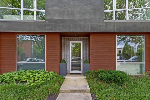 Photo of 239 Auden Avenue, Columbus, OH 43215 (MLS # 226000834)