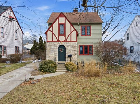 Photo of 1002 S Cassingham Road, Columbus, OH 43209 (MLS # 226013700)