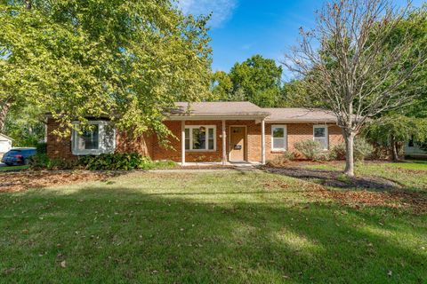 Photo of 364 E College Avenue, Westerville, OH 43081 (MLS # 225037505)