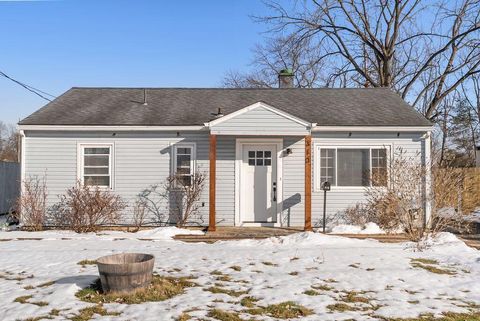 Photo of 310 College Street, Groveport, OH 43125 (MLS # 226004420)