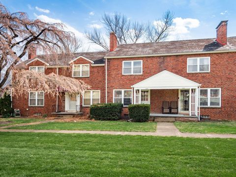 Photo of 1691 Northwest Boulevard, Columbus, OH 43212 (MLS # 226009806)