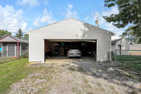 Tiny photo for 868 Lawndale Avenue, Columbus, OH 43207 (MLS # 225037770)