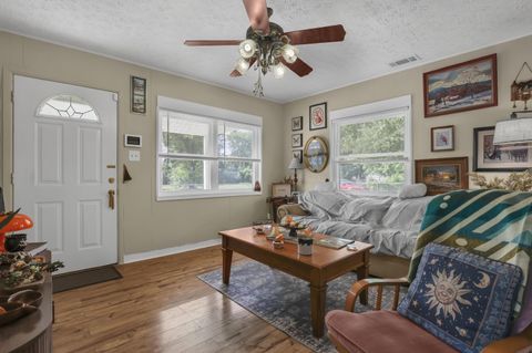 Tiny photo for 868 Lawndale Avenue, Columbus, OH 43207 (MLS # 225037770)