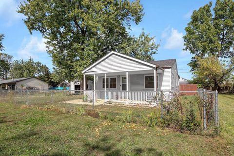Tiny photo for 868 Lawndale Avenue, Columbus, OH 43207 (MLS # 225037770)