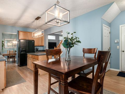 Tiny photo for 4152 Nafzger Drive, Columbus, OH 43230 (MLS # 225041029)