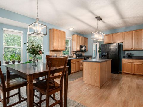 Tiny photo for 4152 Nafzger Drive, Columbus, OH 43230 (MLS # 225041029)