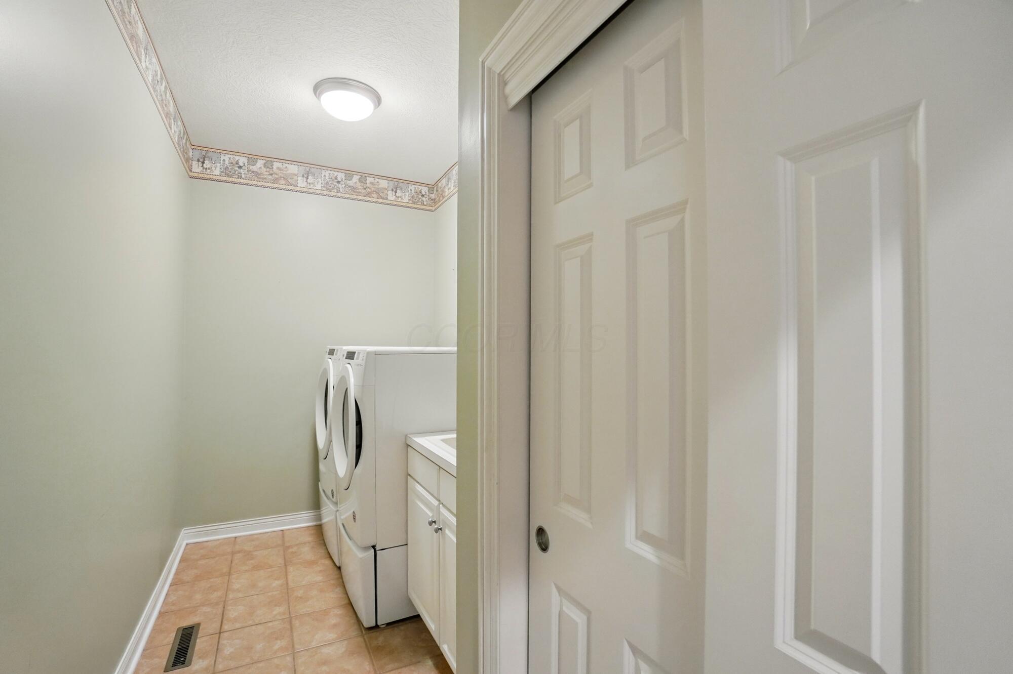 6467 Spring Run Drive, Westerville, Ohio image 38