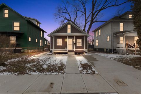 Photo of 1971 Aberdeen Avenue, Columbus, OH 43211 (MLS # 226005396)
