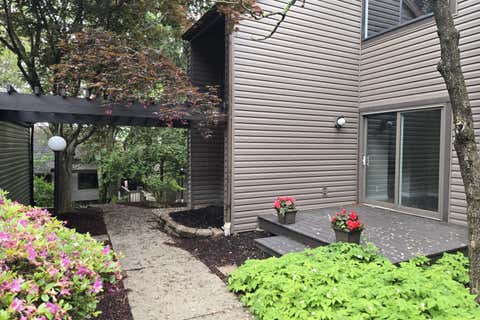 Photo of 695 Tall Oaks Drive, Newark, OH 43055 (MLS # 226002215)