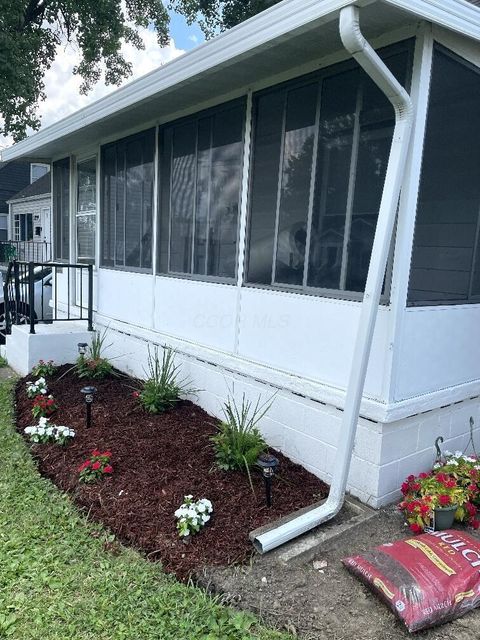 Photo of 1341 E 15th Avenue, Columbus, OH 43211 (MLS # 226010431)