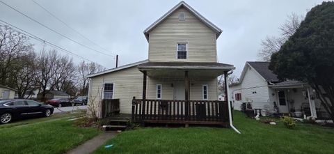 Photo of 824 E 2nd Street, Lima, OH 45804 (MLS # 226009993)