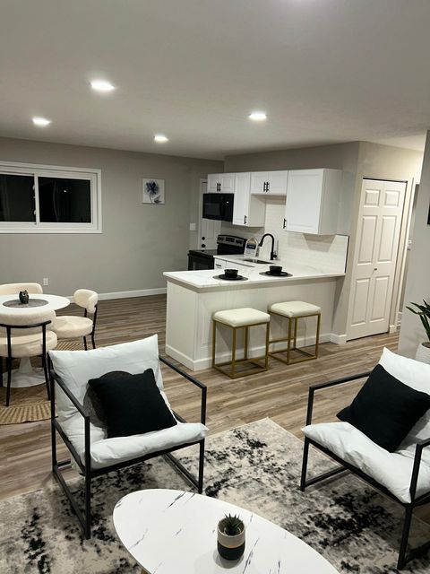 Tiny photo for 1861 Alvason Avenue, Columbus, OH 43219 (MLS # 225044846)