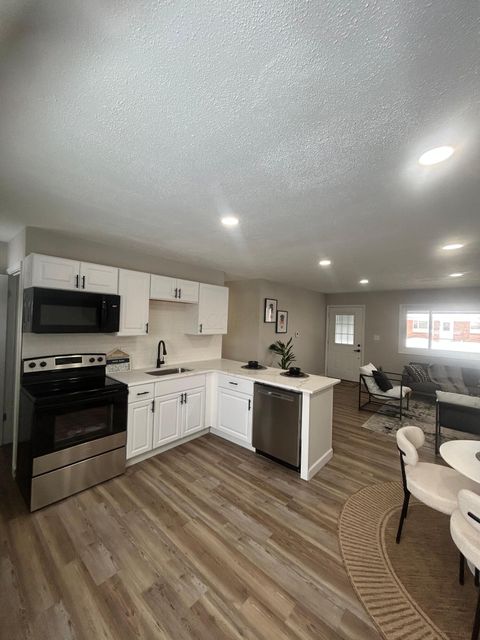 Tiny photo for 1861 Alvason Avenue, Columbus, OH 43219 (MLS # 225044846)