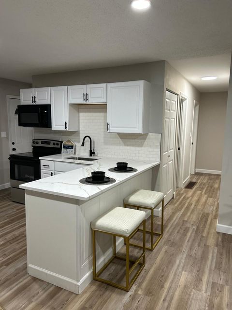 Tiny photo for 1861 Alvason Avenue, Columbus, OH 43219 (MLS # 225044846)