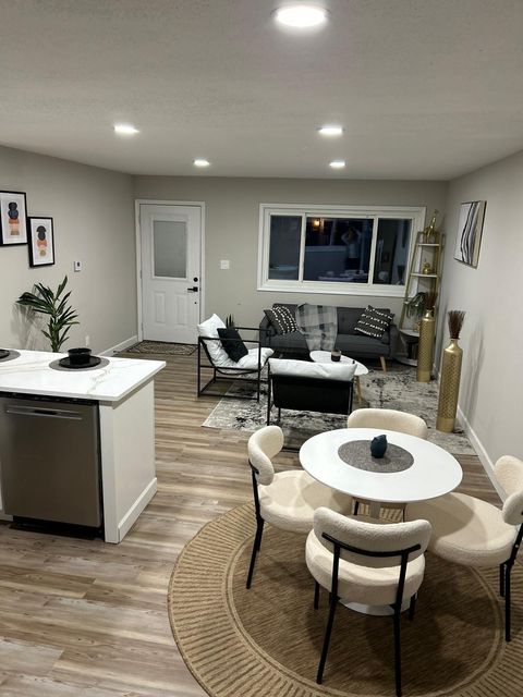 Tiny photo for 1861 Alvason Avenue, Columbus, OH 43219 (MLS # 225044846)