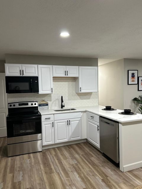 Tiny photo for 1861 Alvason Avenue, Columbus, OH 43219 (MLS # 225044846)