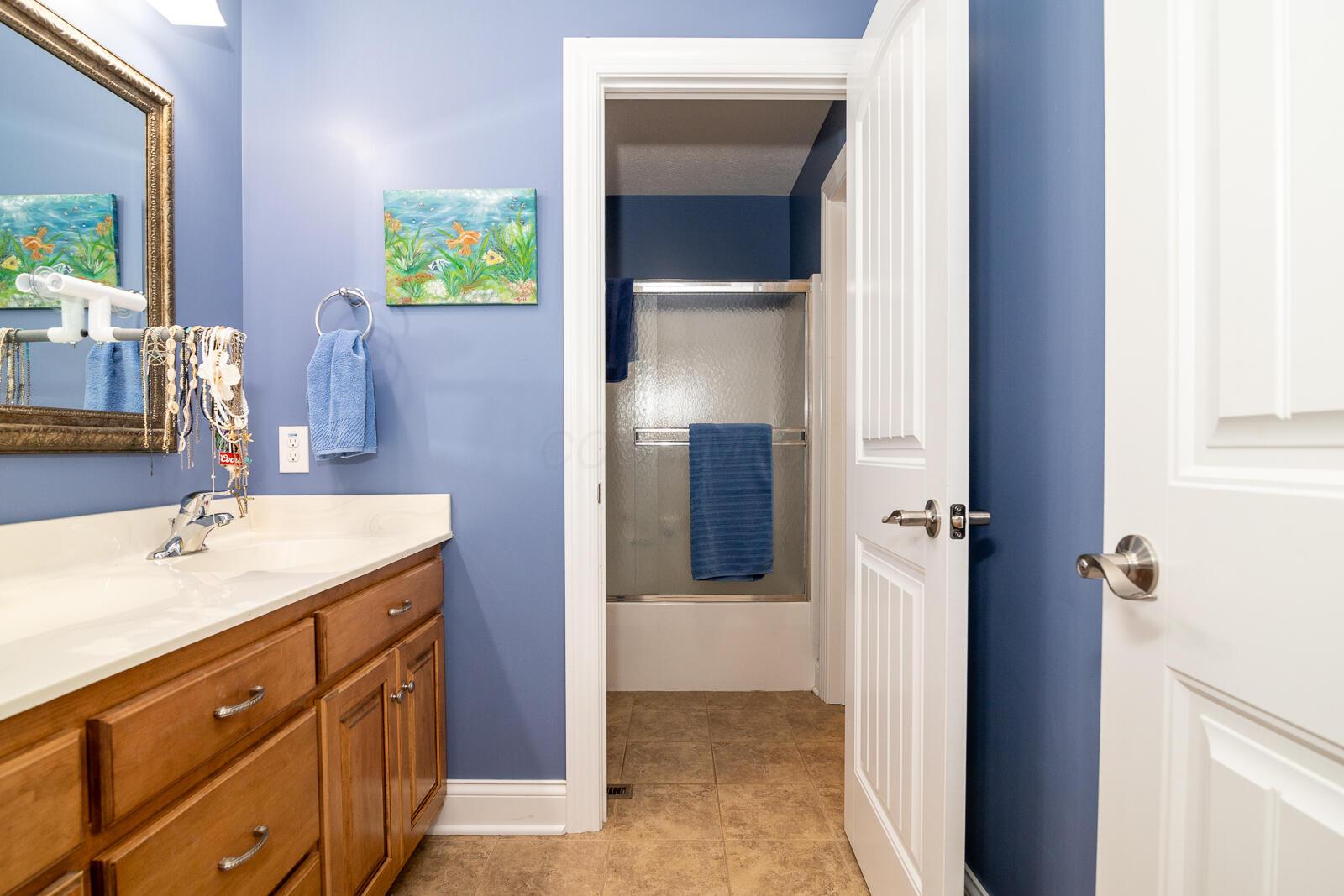 17705 Redspire Lane, Marysville, Ohio image 36