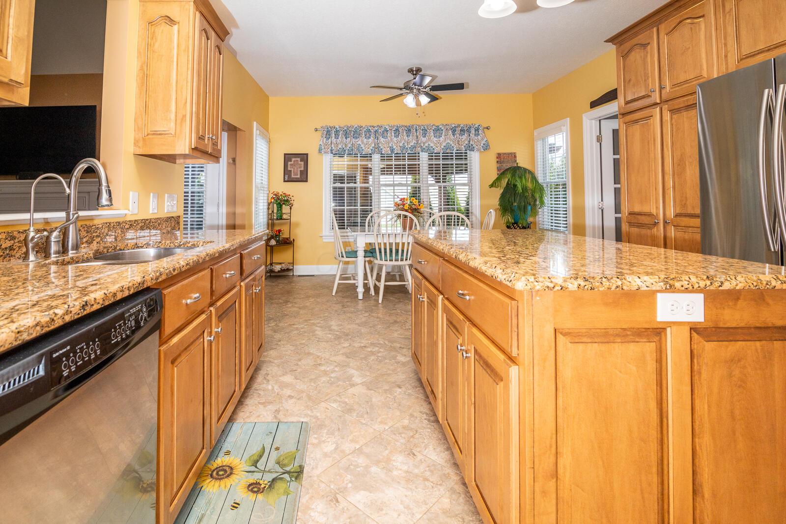 17705 Redspire Lane, Marysville, Ohio image 10