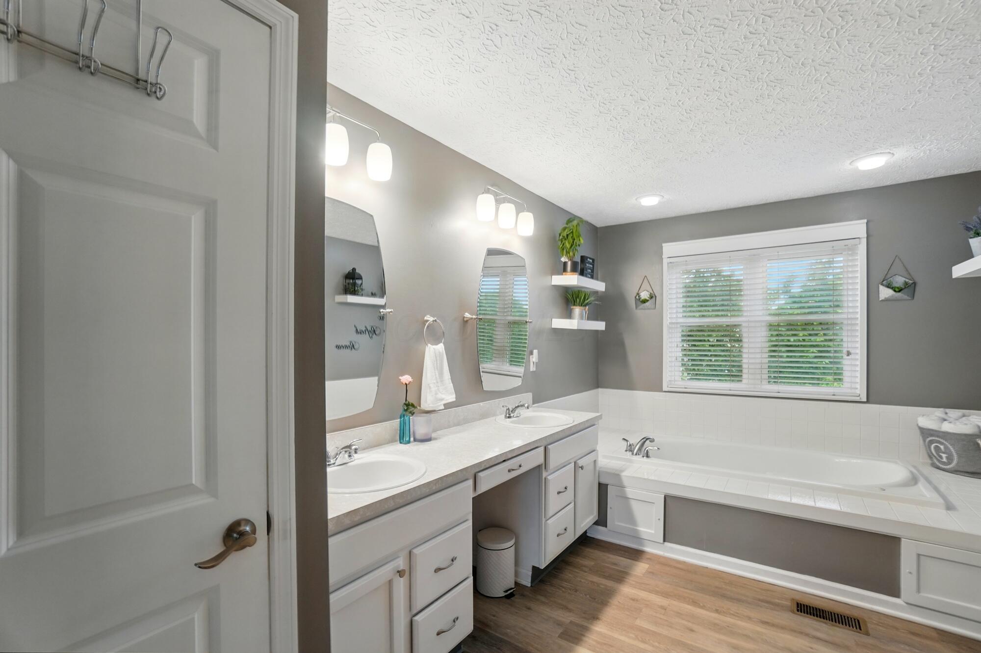 6180 Clover Place, Hilliard, Ohio image 36