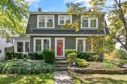Photo of 179 N Cassingham Road, Columbus, OH 43209 (MLS # 226035063)