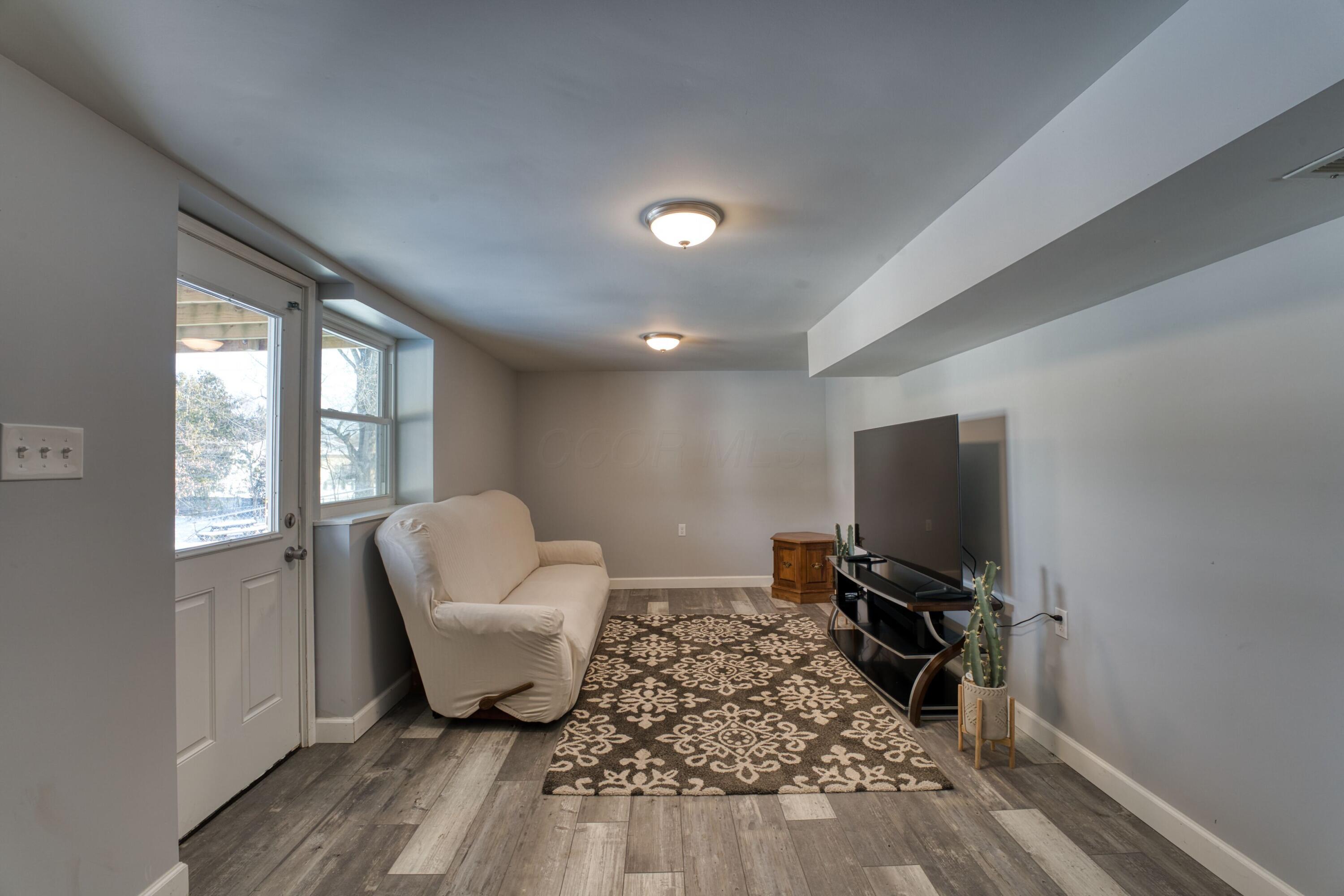 1856 Cherrywood Drive, Newark, Ohio image 37