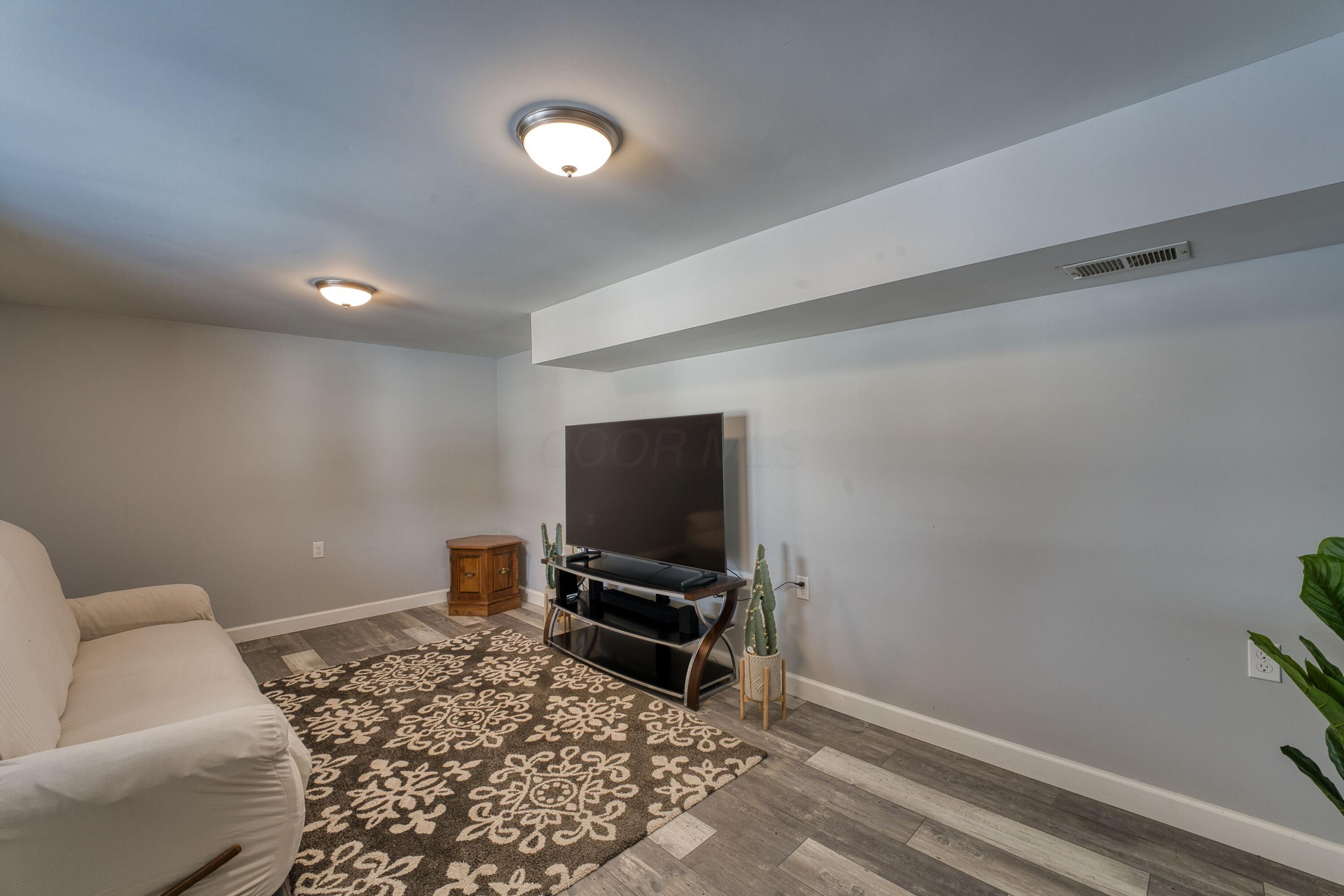 1856 Cherrywood Drive, Newark, Ohio image 38