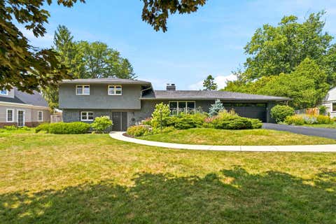 Photo of 3827 Chevington Road, Upper Arlington, OH 43220 (MLS # 226027832)