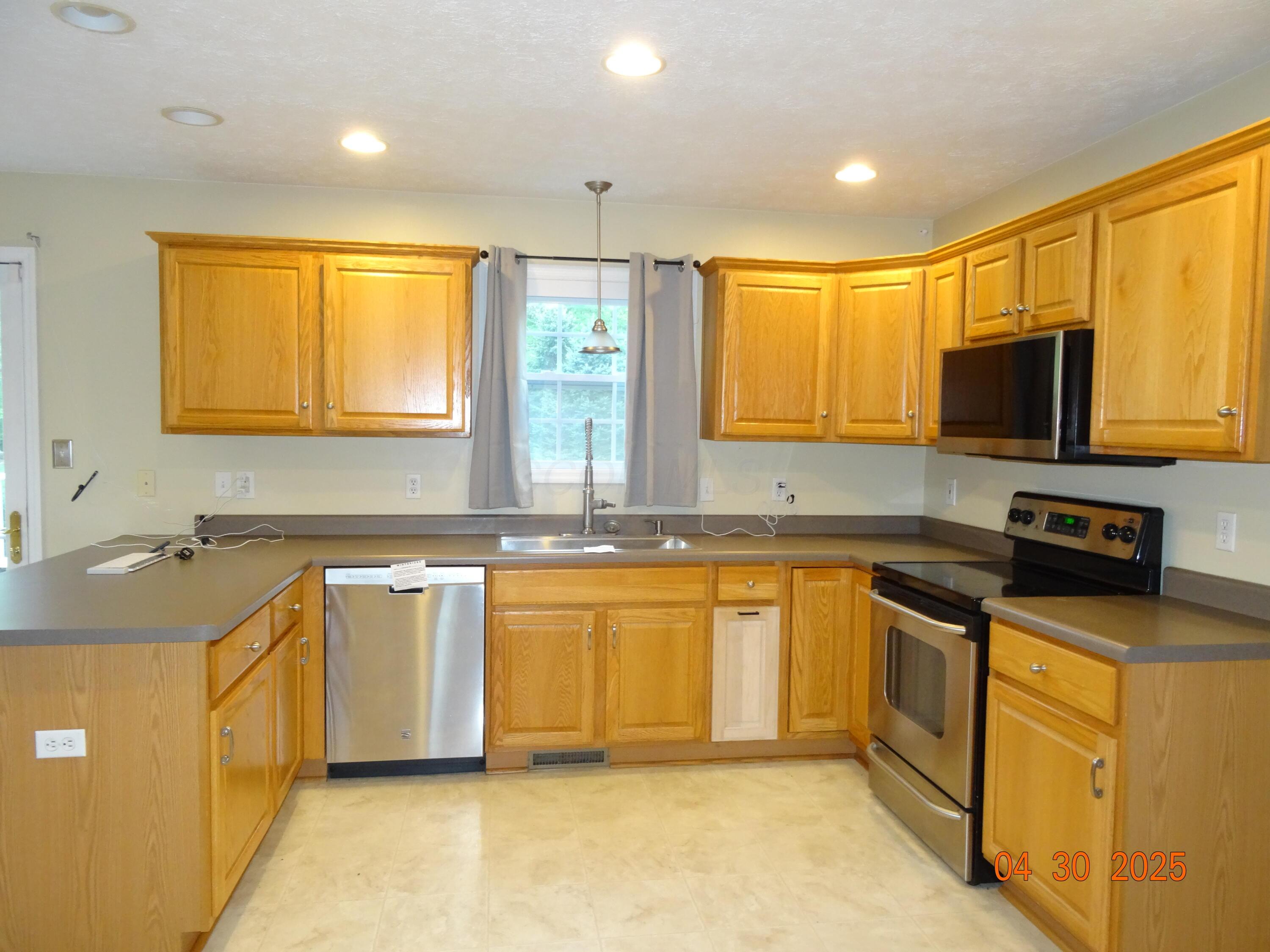 3101 Windy Ridge Drive, Springfield, Ohio image 9