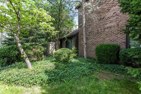 Tiny photo for 141 Flores Place, Columbus, OH 43213 (MLS # 226022810)