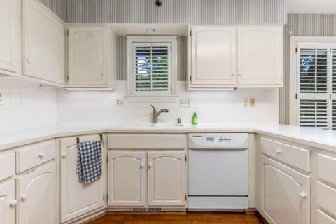 Tiny photo for 141 Flores Place, Columbus, OH 43213 (MLS # 226022810)
