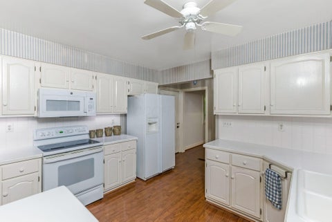 Tiny photo for 141 Flores Place, Columbus, OH 43213 (MLS # 226022810)