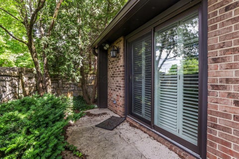 Tiny photo for 141 Flores Place, Columbus, OH 43213 (MLS # 226022810)