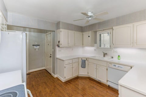 Tiny photo for 141 Flores Place, Columbus, OH 43213 (MLS # 226022810)