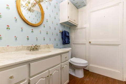Tiny photo for 141 Flores Place, Columbus, OH 43213 (MLS # 226022810)