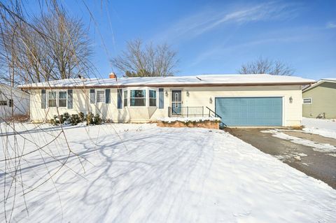 Photo of 210 Meadow Drive, Circleville, OH 43113 (MLS # 225045847)