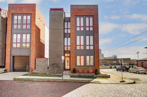 Photo of 75 E Russell Street, Columbus, OH 43215 (MLS # 225035487)