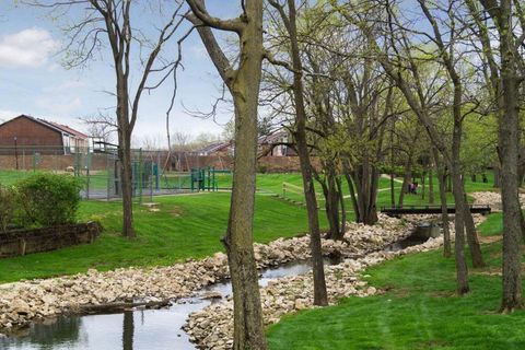 Tiny photo for 621 Simbury Street, Columbus, OH 43228 (MLS # 226003259)