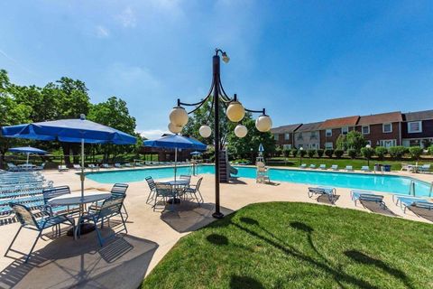 Tiny photo for 621 Simbury Street, Columbus, OH 43228 (MLS # 226003259)