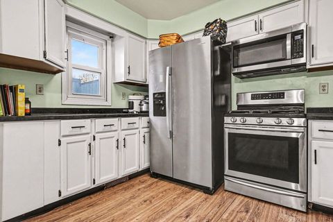 Tiny photo for 621 Simbury Street, Columbus, OH 43228 (MLS # 226003259)