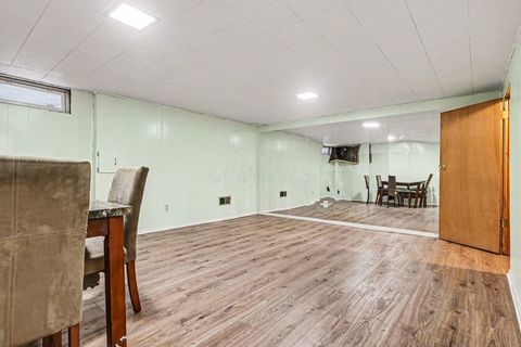 Tiny photo for 621 Simbury Street, Columbus, OH 43228 (MLS # 226003259)