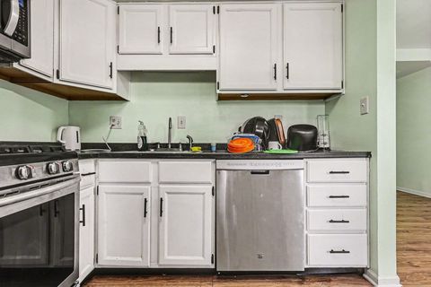 Tiny photo for 621 Simbury Street, Columbus, OH 43228 (MLS # 226003259)