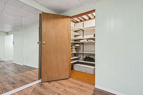 Tiny photo for 621 Simbury Street, Columbus, OH 43228 (MLS # 226003259)