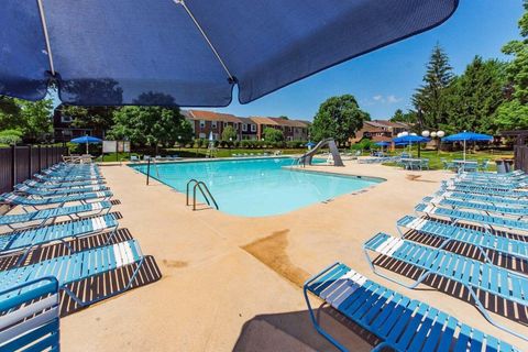 Tiny photo for 621 Simbury Street, Columbus, OH 43228 (MLS # 226003259)