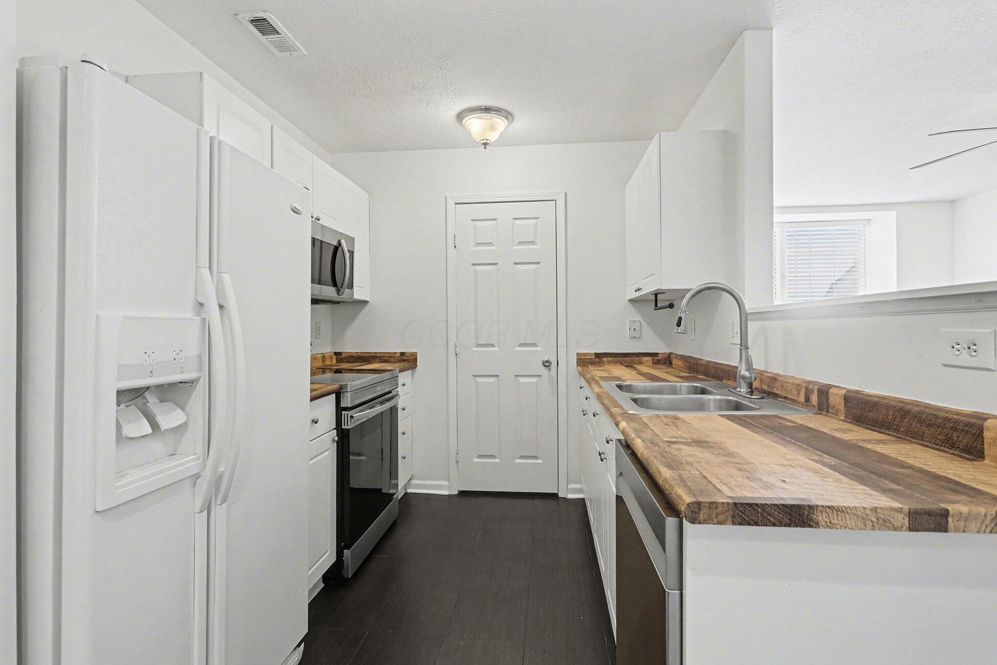 7048 Monarchos Drive 16