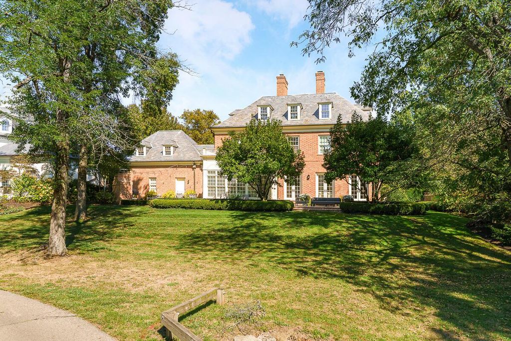 Photo of 13 Edge Of Woods, New Albany, OH 43054 (MLS # 225041659)