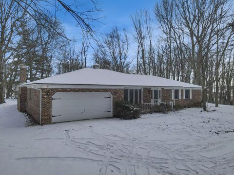 Photo of 5289 Hazelton Etna Road SW, Pataskala, OH 43062 (MLS # 226000162)
